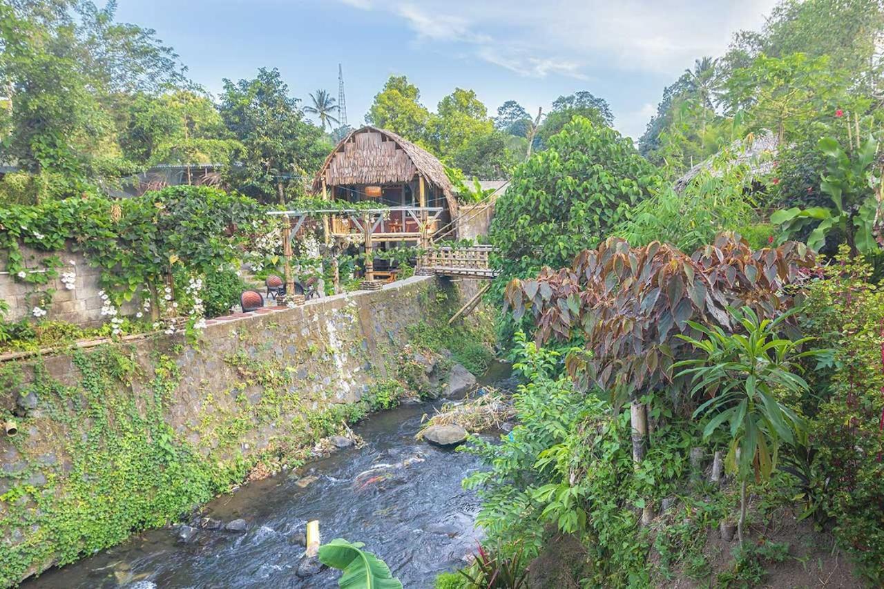 Onong'S Homestay & Cafe Tomohon Ngoại thất bức ảnh