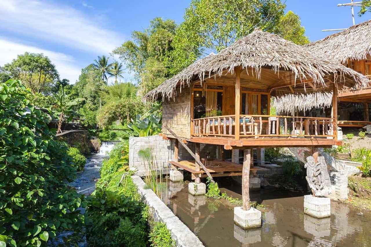 Onong'S Homestay & Cafe Tomohon Ngoại thất bức ảnh
