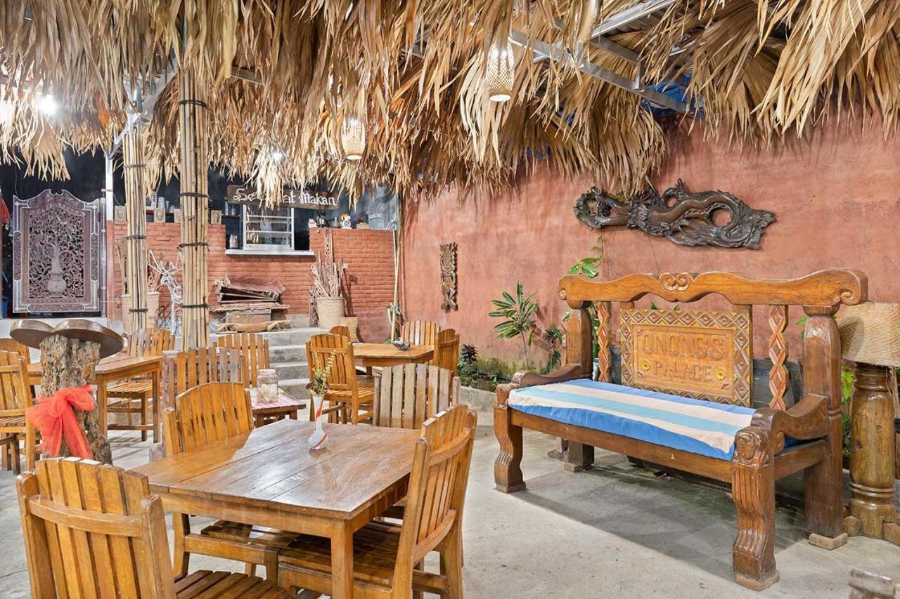 Onong'S Homestay & Cafe Tomohon Ngoại thất bức ảnh