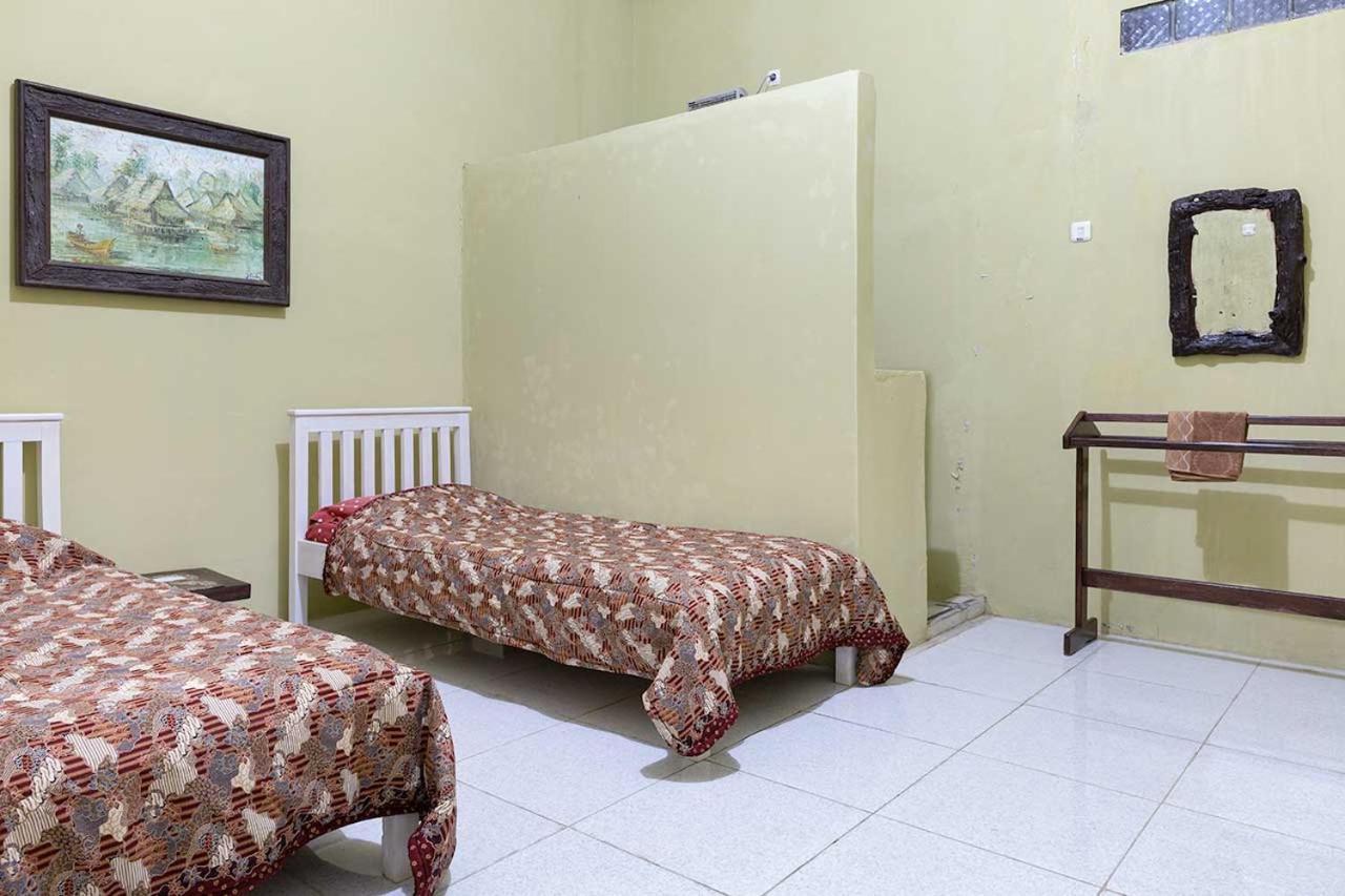Onong'S Homestay & Cafe Tomohon Ngoại thất bức ảnh