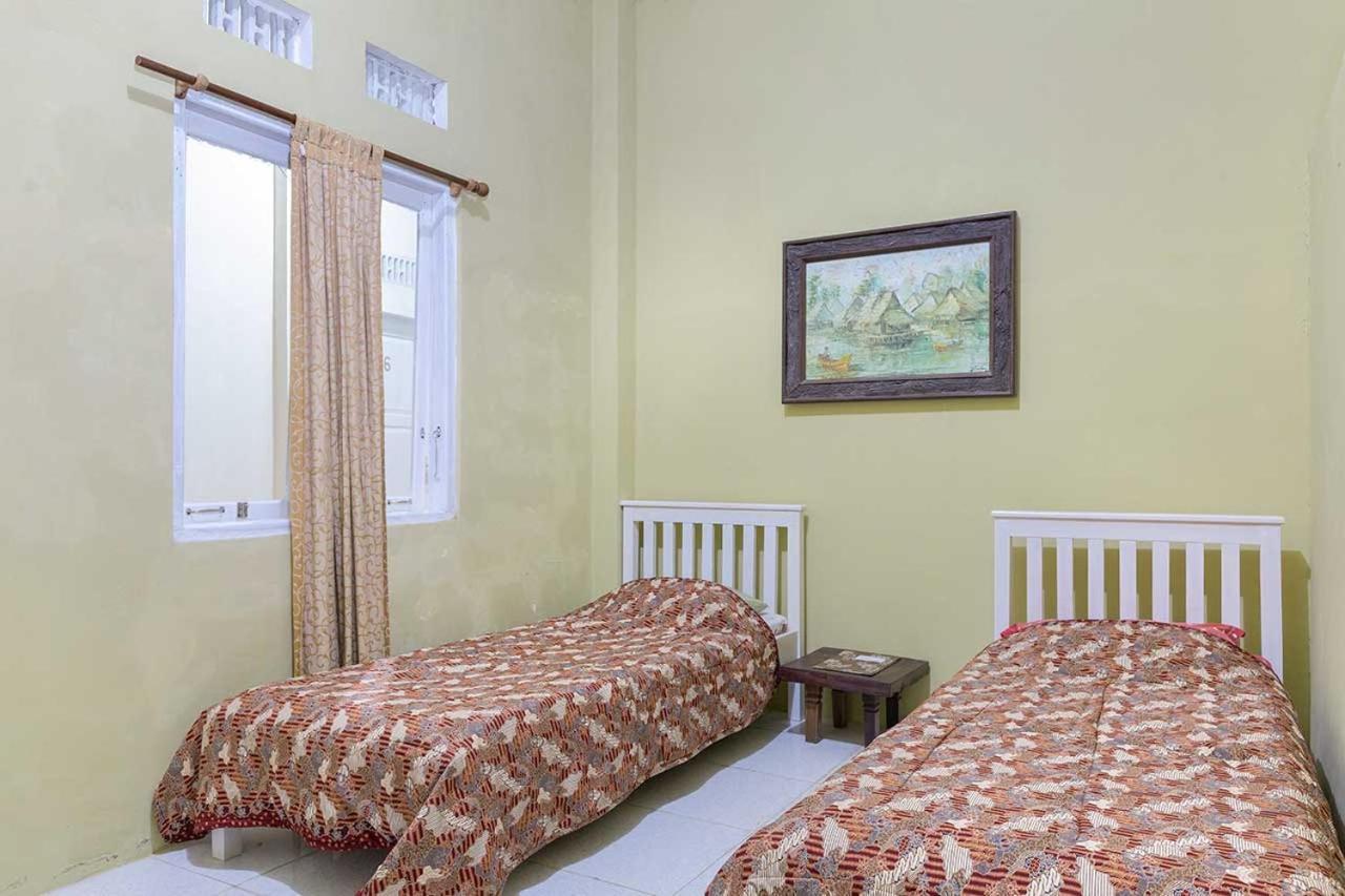 Onong'S Homestay & Cafe Tomohon Ngoại thất bức ảnh