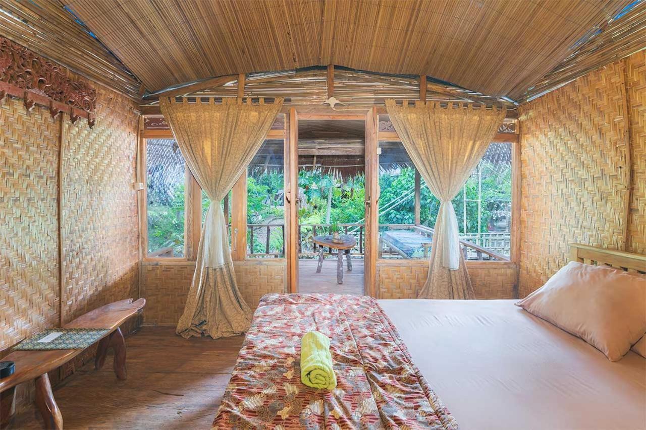 Onong'S Homestay & Cafe Tomohon Ngoại thất bức ảnh